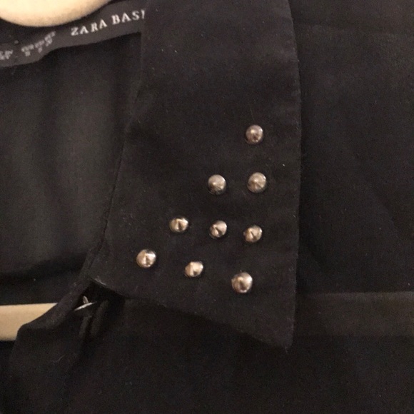 Zara Light Sleeveless Blouse - Picture 3 of 5